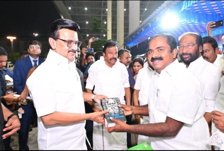 திருச்சி விமான நிலையத்தில் முதலமைச்சர் அவர்களை வரவேற்ற அமைச்சர் சிவ.வீ. மெய்யநாதன்