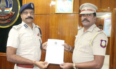 மாற்றுத்திறனாளி பெண்ணுக்கு கழிப்பறை கட்டிக் கொடுத்த காவல் ஆய்வாளரை பாராட்டிய மாவட்ட காவல் கண்காணிப்பாளர்