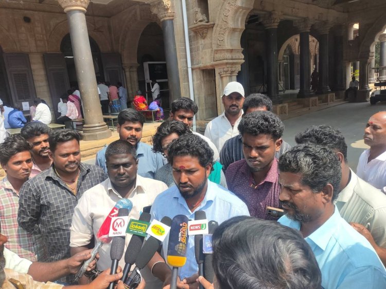 ஆவுடையார்கோவில் ஶ்ரீ ஆத்மநாதசுவாமி திருக்கோயிலை சுற்றியுள்ள ஆக்கிரமிப்புகளை அகற்றி தரக்கோரி ஆவுடையார்கோயில் பொதுமக்கள் மற்றும் இளைஞர்கள் மாவட்ட ஆட்சியரிடம் மனு அளித்தனர்!